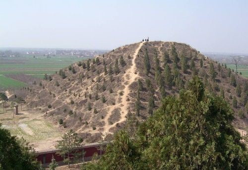 The Chinese Pyramids 