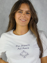 Cargar imagen en el visor de la galería, T-shirt Per Aspera Ad Astra - Archaia Creations
